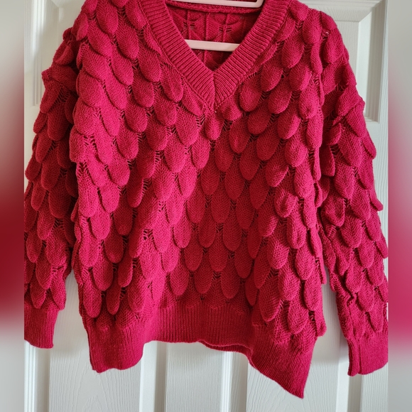 Crimson Red Knit Feathered V Neck Long Sleeved Sweater - Picture 3 of 9